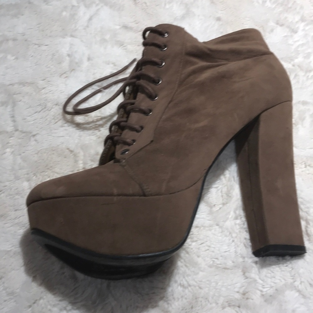 Modesta tomo size 11